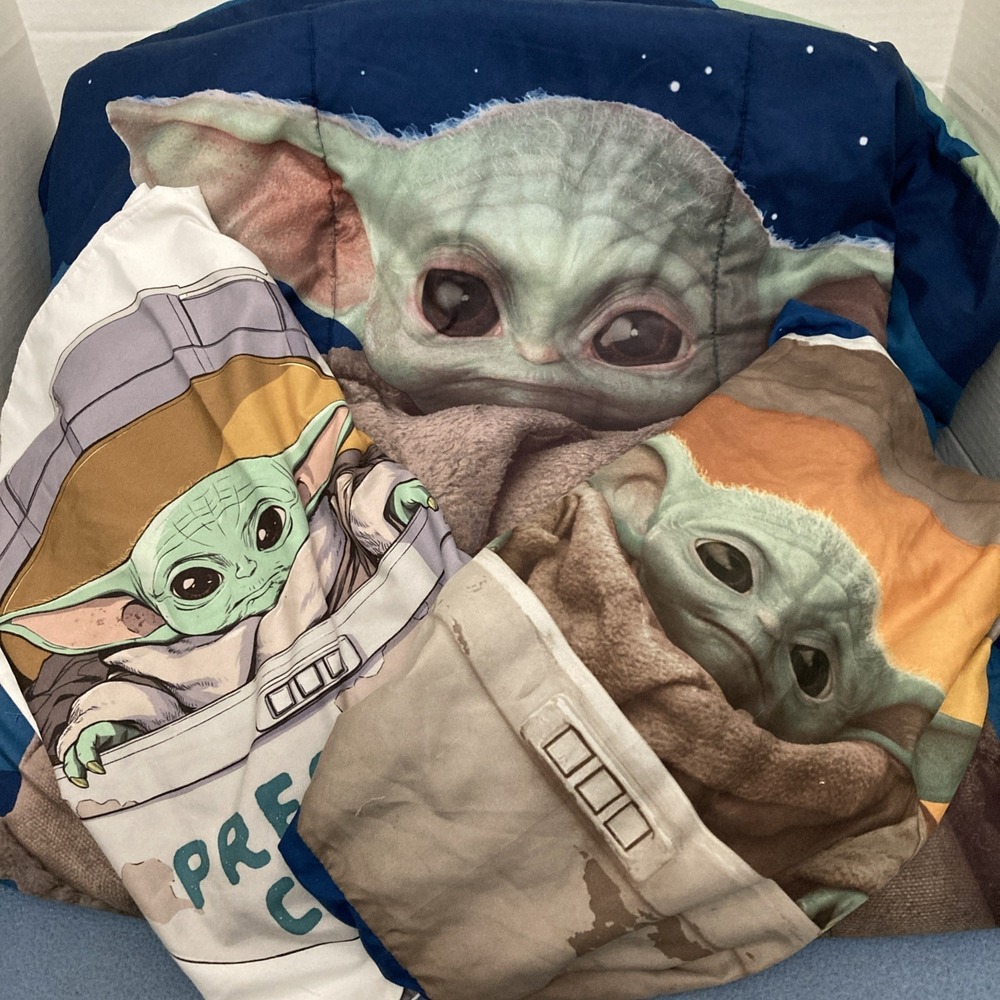Star Wars: The Mandalorian w/Grogu Reversible Twin Comforter w/Case & Sham